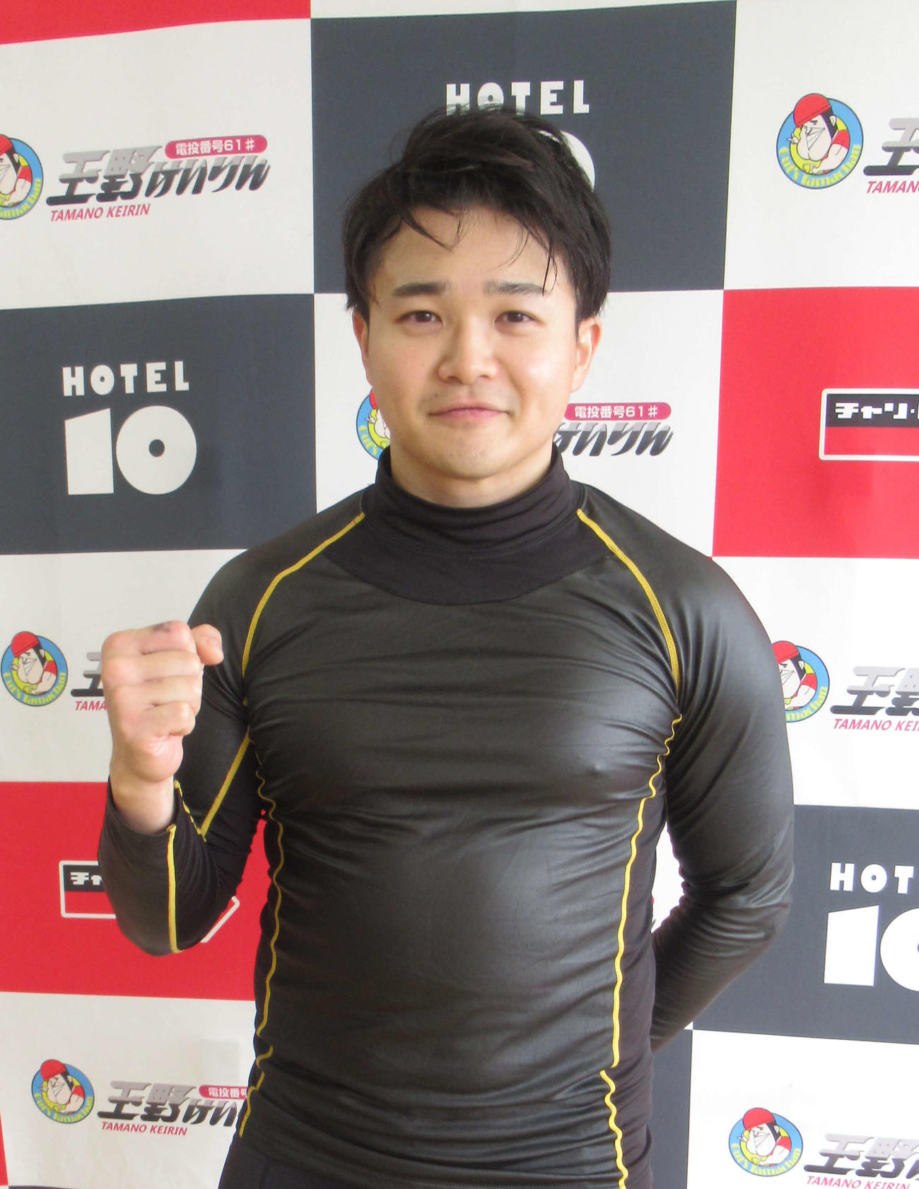 林大悟が特選12Rで強気に仕掛ける（撮影・山田敏明）