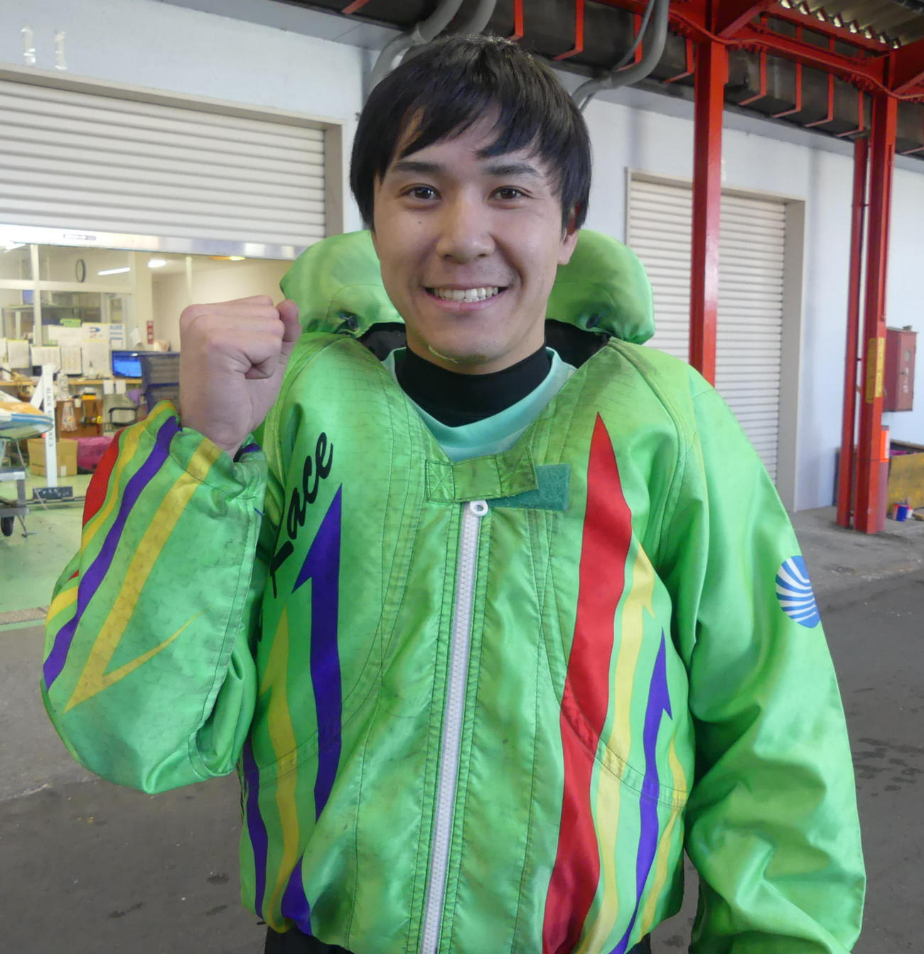デビュー初勝利を喜ぶ尾道佳諭
