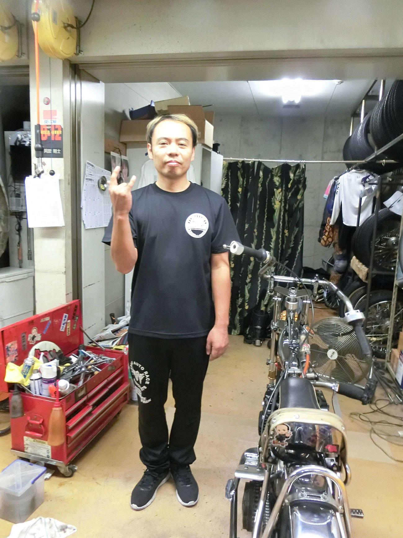 阿部剛士は車を乗り替わって機力好調をアピールした（撮影・海老原実）