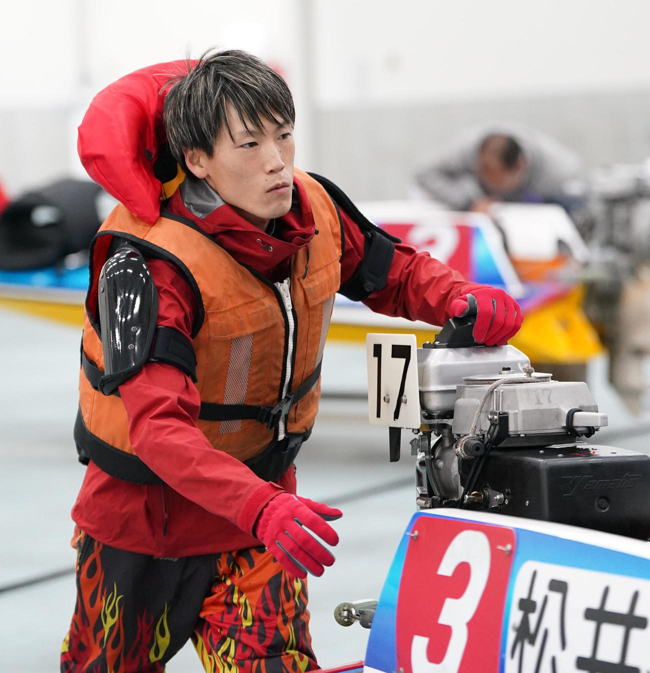 松井洪弥