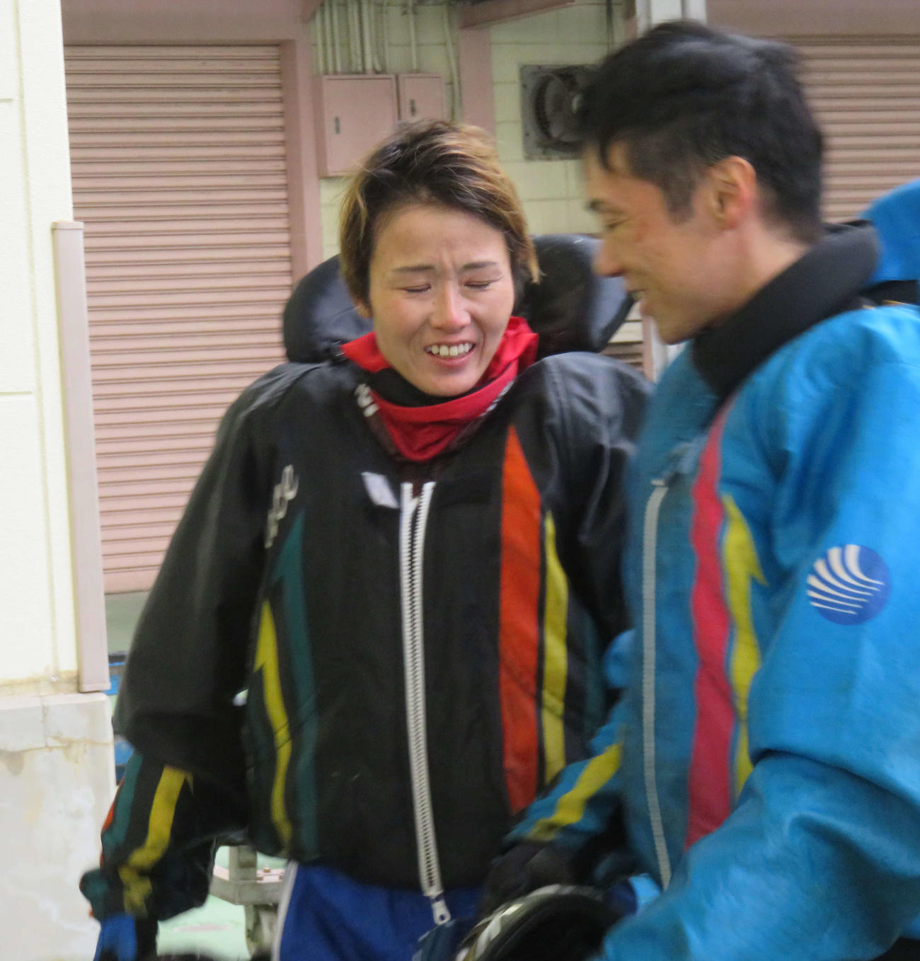 平高奈菜が9Rで待望の今節初勝利。なんとも微妙な表情で2着の冨成謙児と言葉を交わした