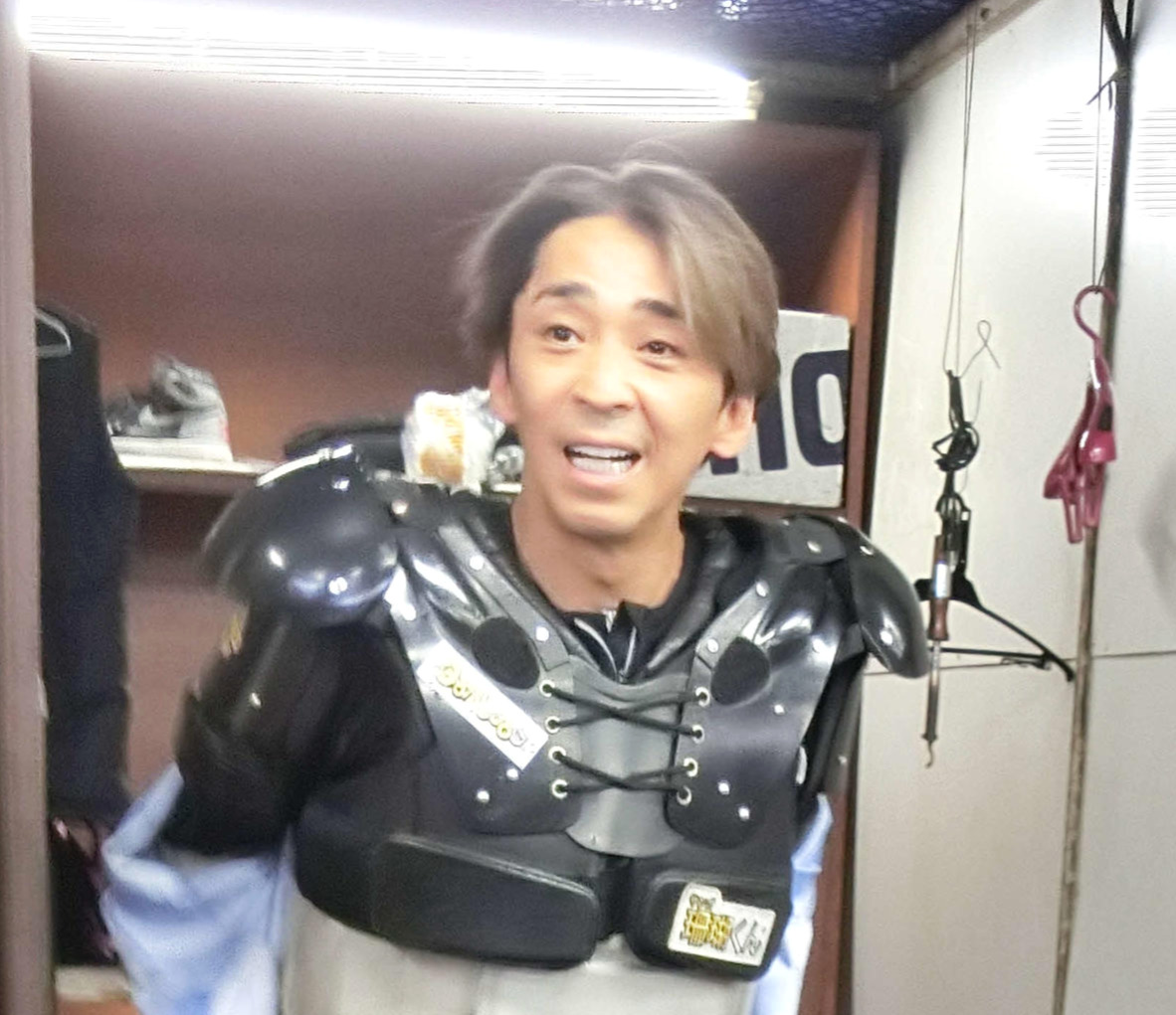 勝ち切れない森且行だがH位置を生かし準決に進んだ（撮影・海老原実）