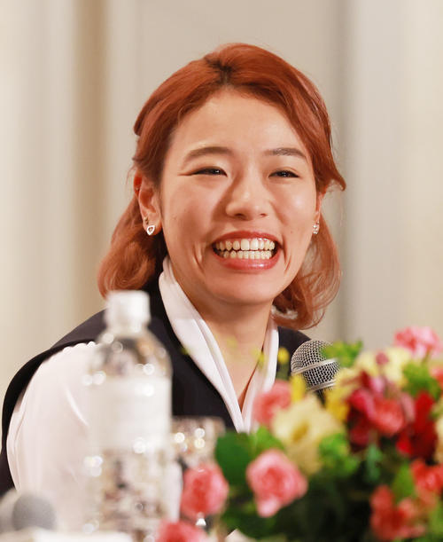 ガールズグランプリ2023の会見を行う佐藤水菜(撮影・野上伸悟)