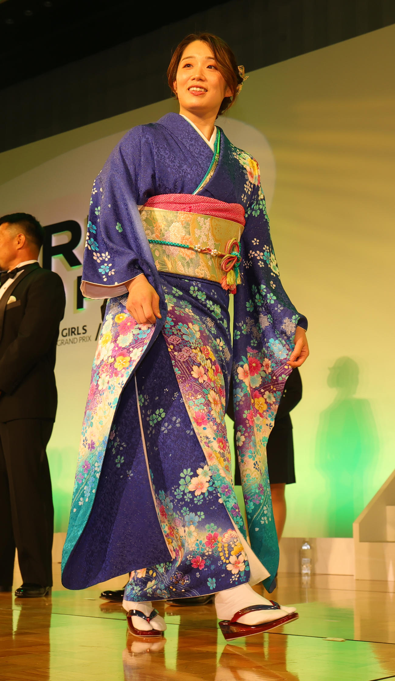 ガールズグランプリ2023の前夜祭に晴れ着姿で登場した吉川美穂（撮影・野上伸悟）