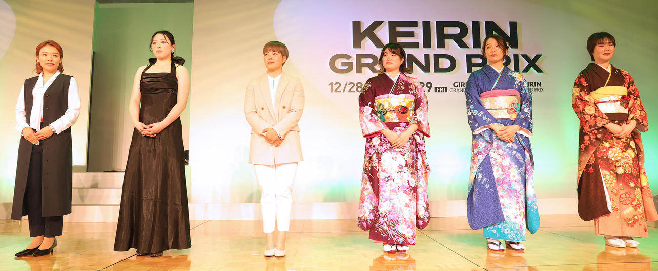 ガールズグランプリ2023の前夜祭に登場した左から車番順に佐藤水菜、児玉碧衣、梅川風子、尾方真生、吉川美穂、坂口楓華（撮影・野上伸悟）