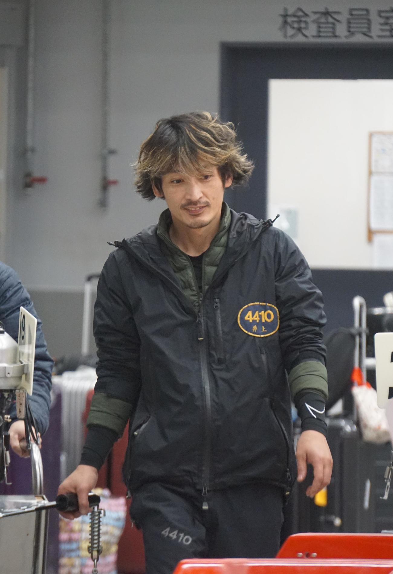 井上大輔は髪形も舟足も伸びる方が好み？