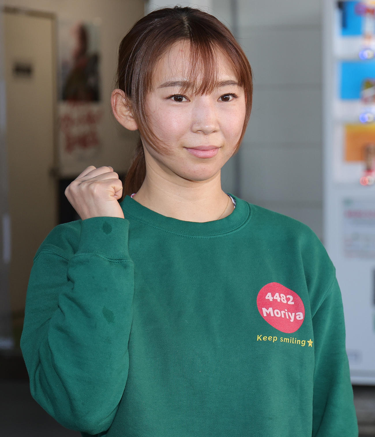 笑顔を見せる守屋美穂（撮影・野上伸悟）