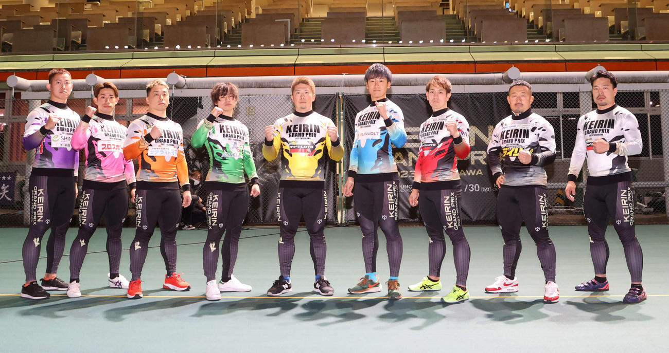 KEIRINグランプリに出場する、右から古性優作、佐藤慎太郎、松浦悠士、真杉匠、深谷知広、山口拳矢、清水裕友、新山響平、脇本雄太