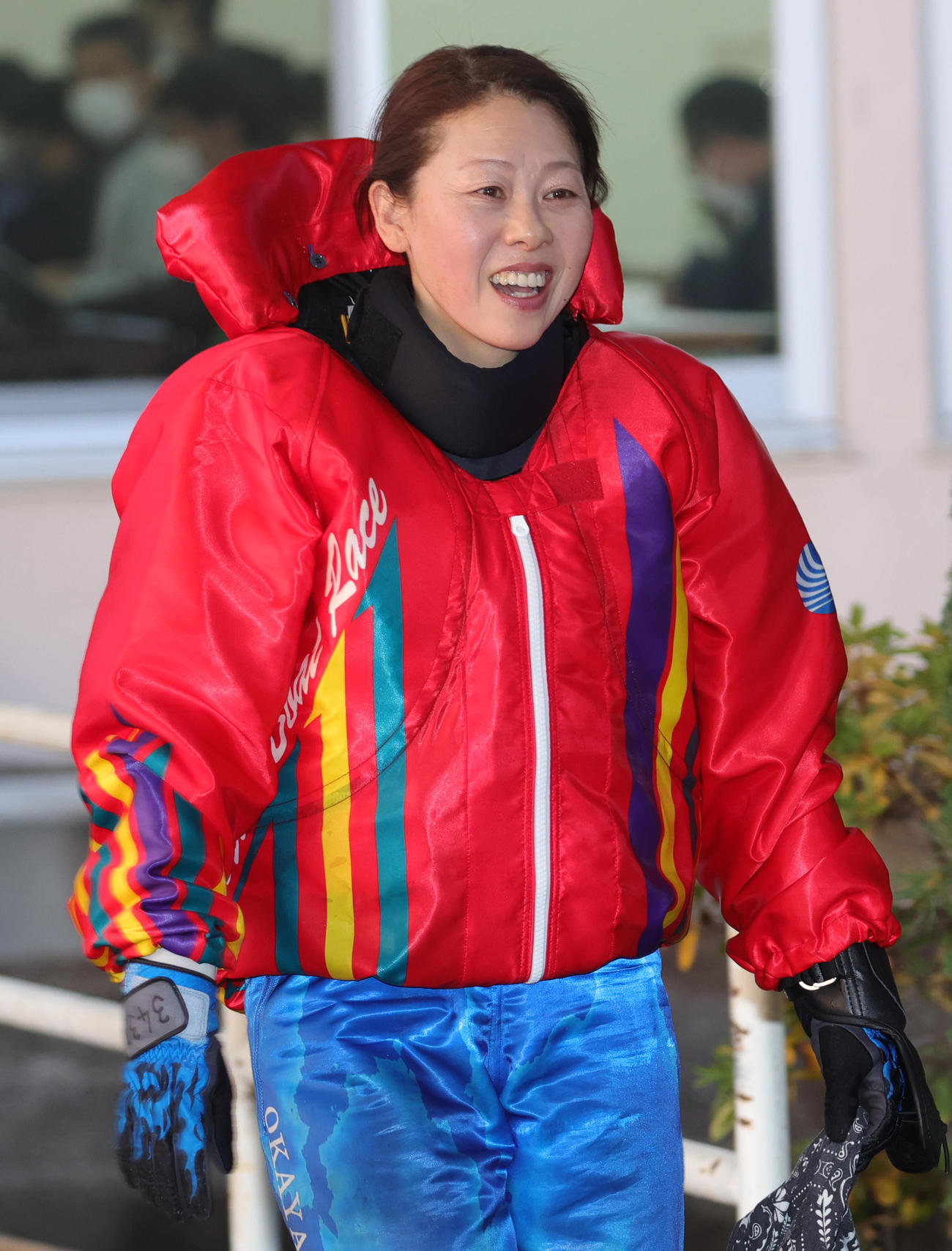12Rレースを終え笑顔で引き揚げる寺田千恵（撮影・野上伸悟）