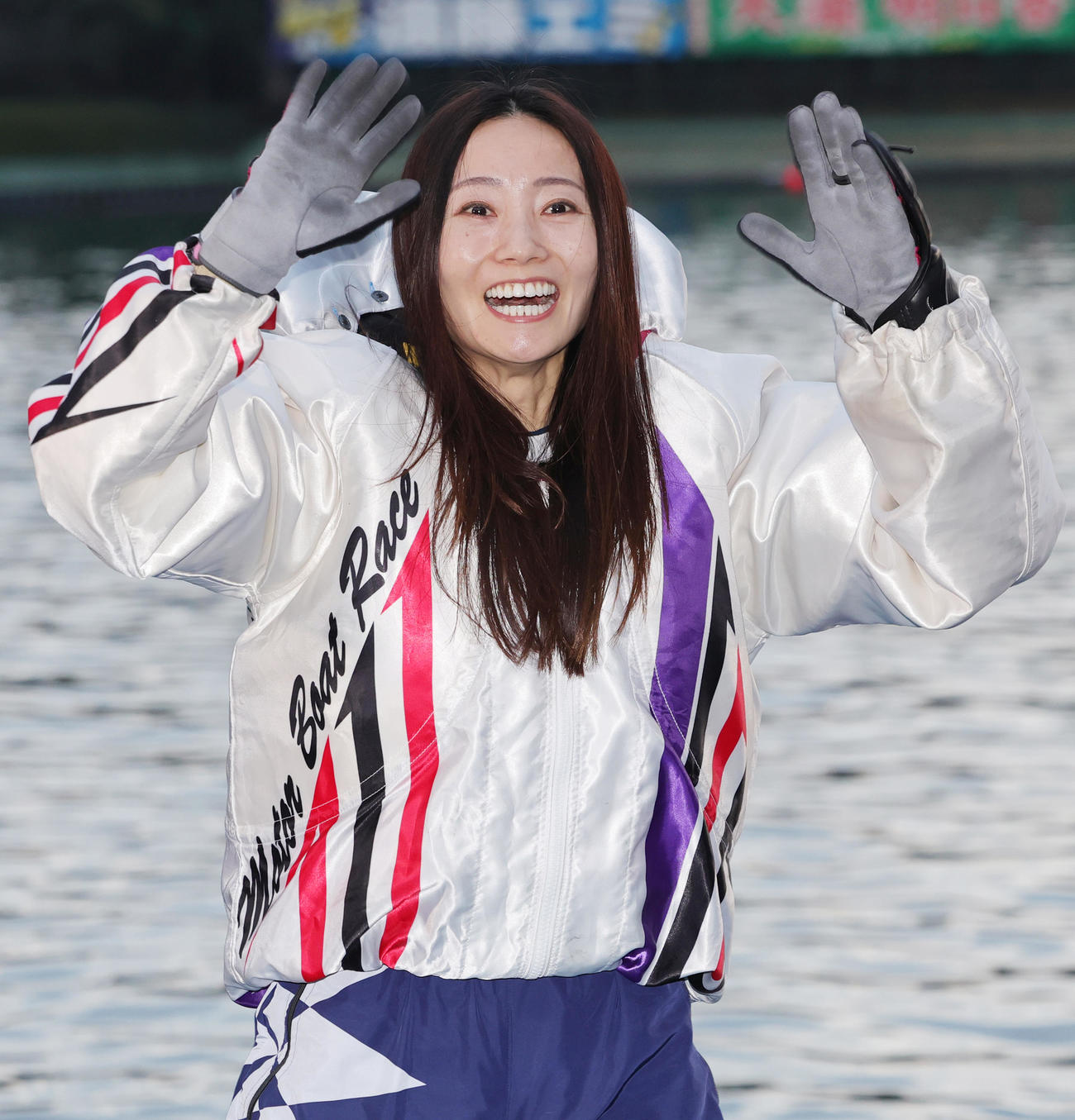 クイーンズクライマックスを制し喜ぶ浜田亜理沙（撮影・野上伸悟）