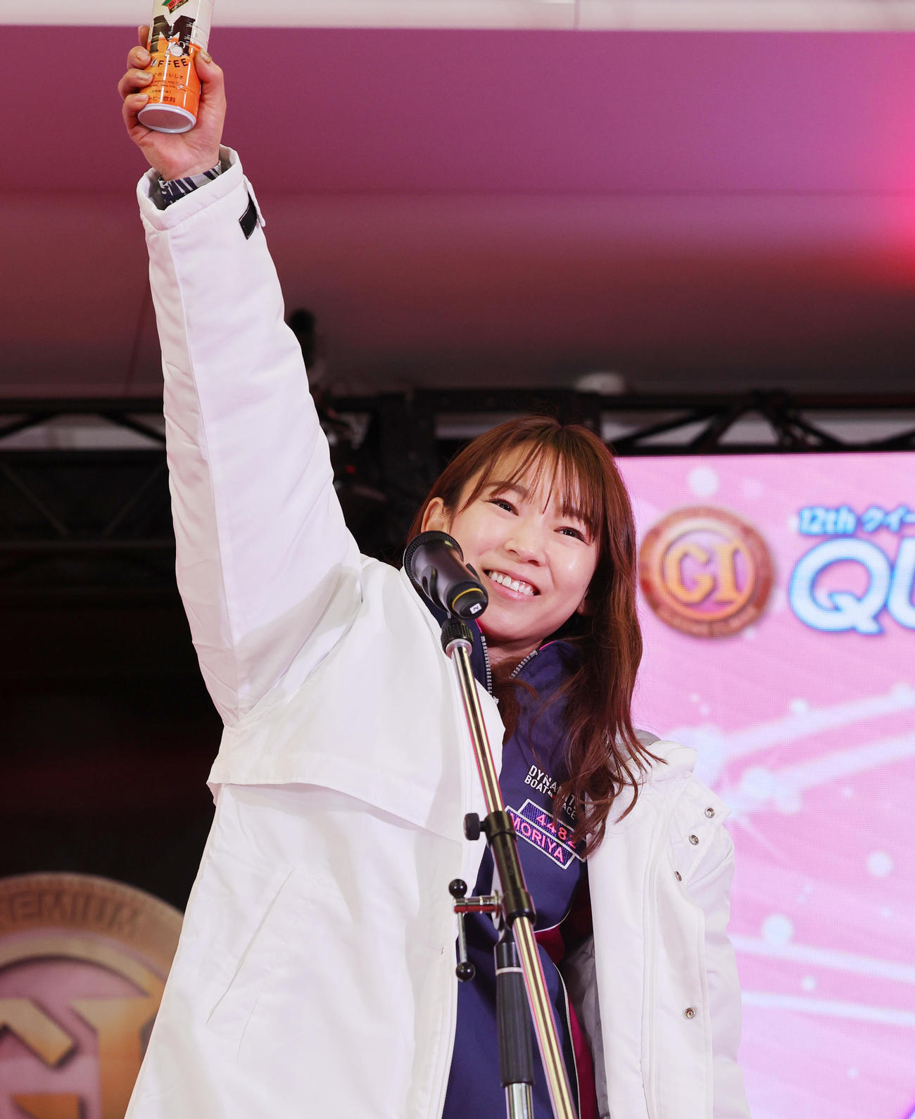 朝の公開インタビューで「モリモリモリヤー！」と声を出す守屋美穂（撮影・野上伸悟）