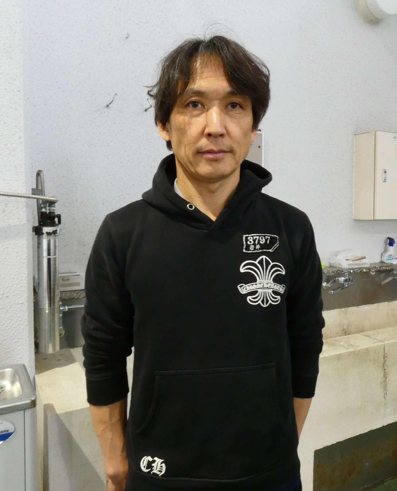 リズムがいい岩井繁が予選突破を目指す（撮影・前原一樹）