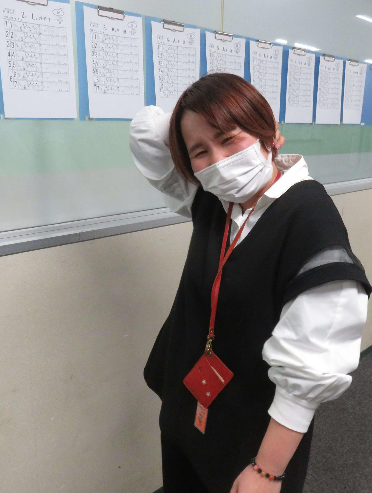 前橋競輪　太田美穂が予1・2Rで奥井迪との対戦と知り困惑する（撮影・野島成浩）＝2024年01月18日
