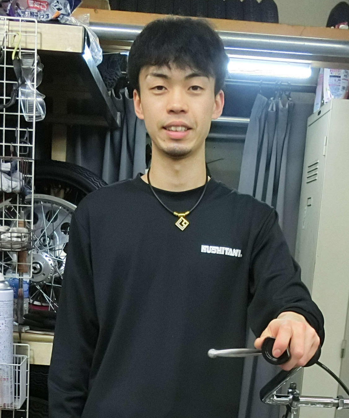 好時計を出して勝ち上がった栗原佳祐（撮影・海老原実）