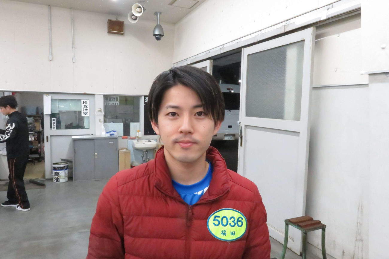 3日目11R、福田翔吾がパワー差しで突破する
