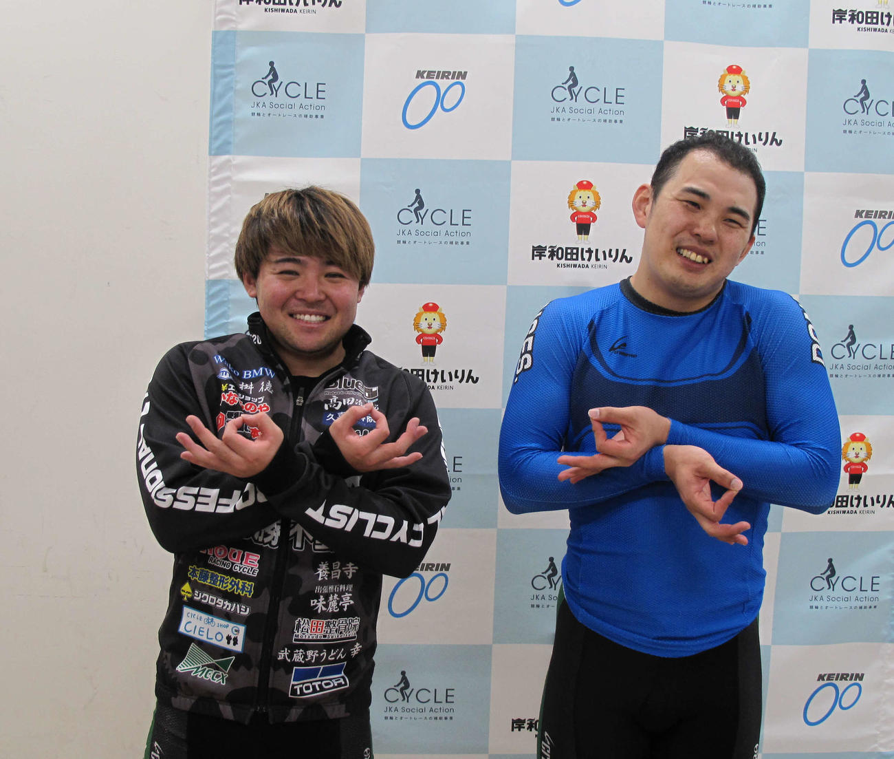 A準決3Rでワンツーを決めた桑名僚也（左）と笠松将太が、決勝8Rで田中大我相手にリベンジだ（撮影・和田年弘）