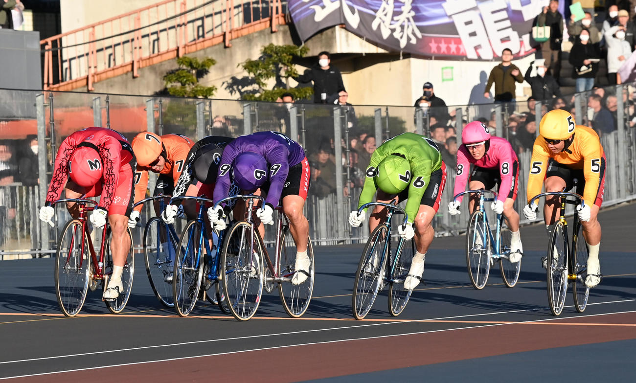 全日本選抜競輪最終日　12R決勝戦（撮影・前岡正明）