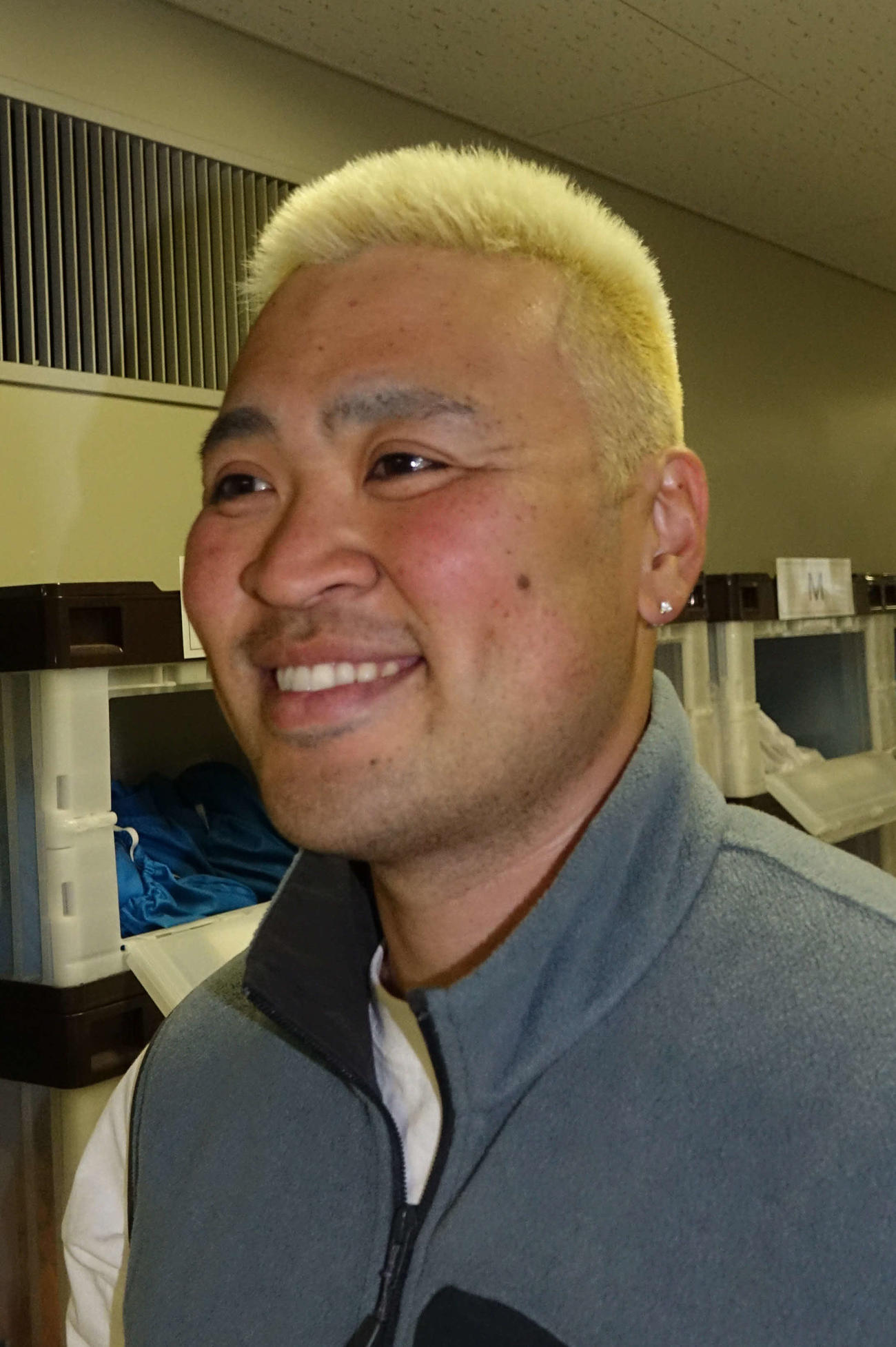 再び髪をゴールドに染め上げた阿部大樹