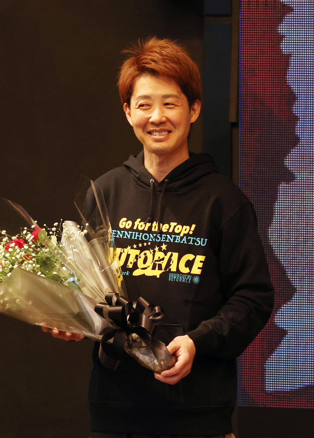 優勝戦出場者紹介式であいさつする金子大輔（撮影・柴田隆二）