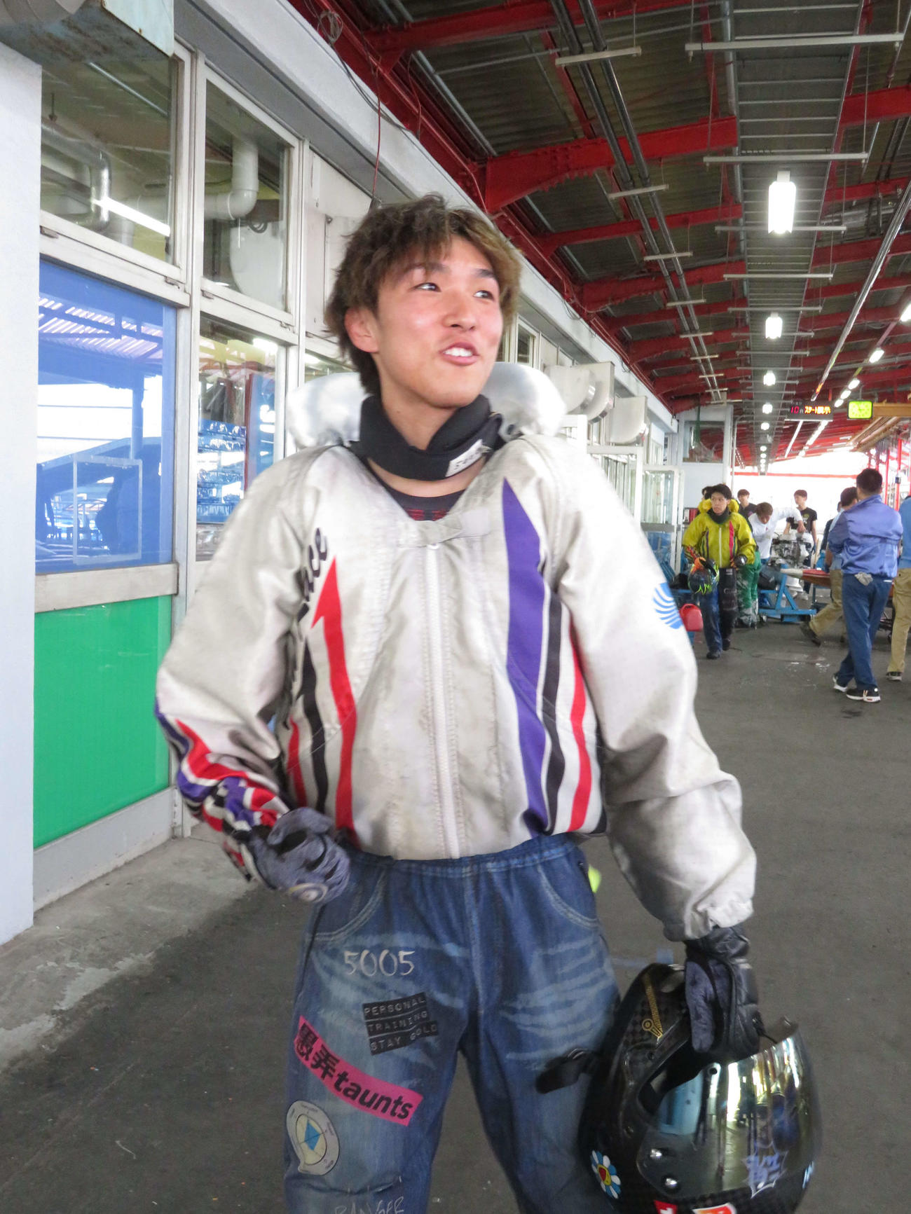 連敗続きだった地元1枠での勝利に思わずガッツポーズの石田貴洋