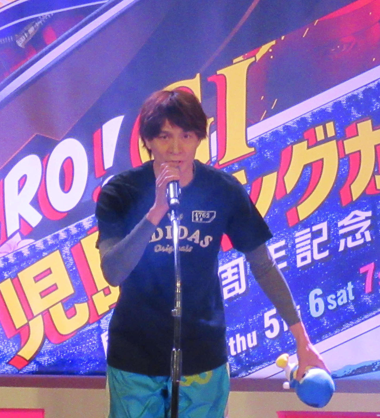 1番目に登場した藤原啓史朗が会場を盛り上げた