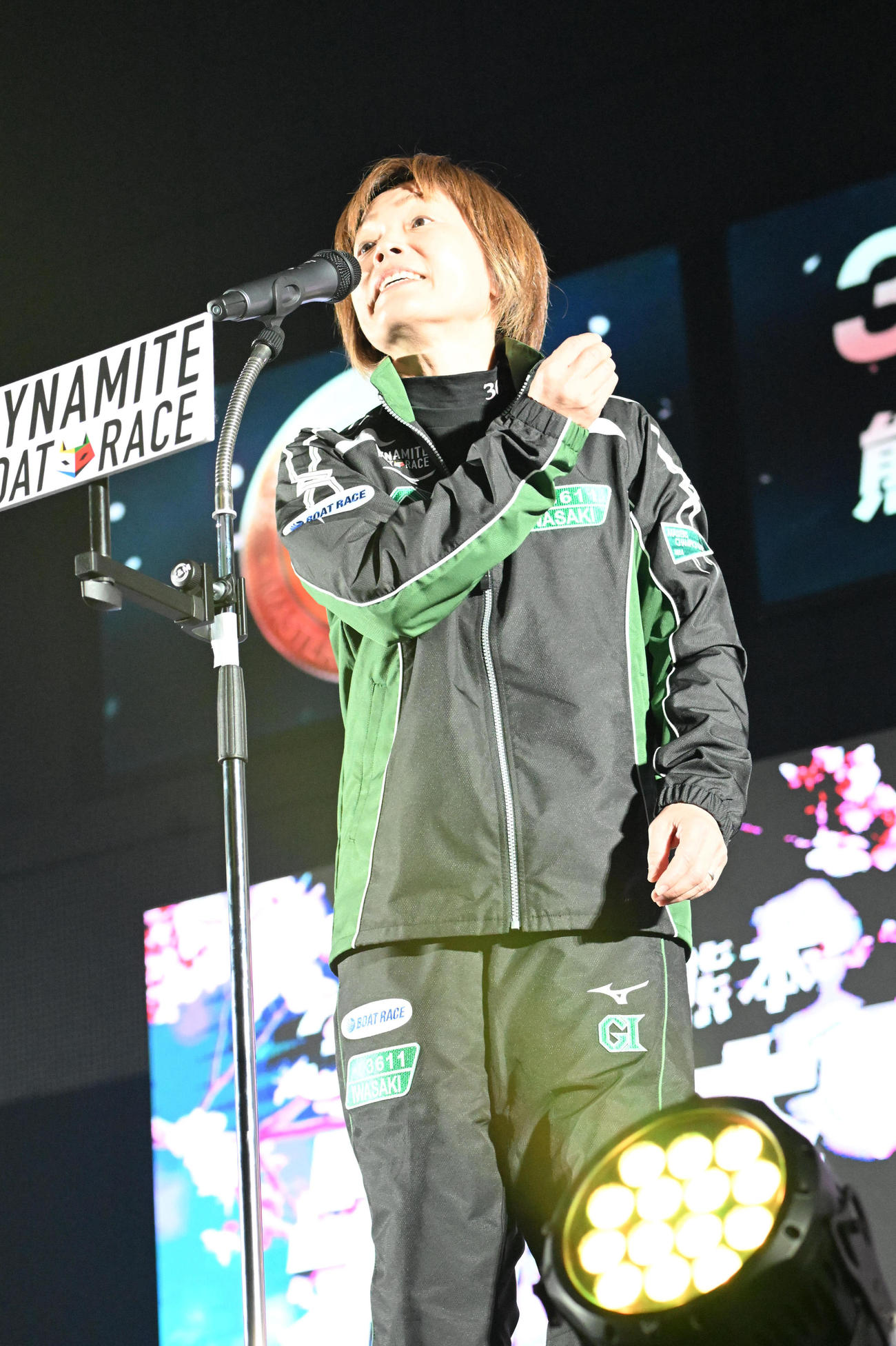 オープニングセレモニーであいさつする岩崎芳美（撮影・和賀正仁）