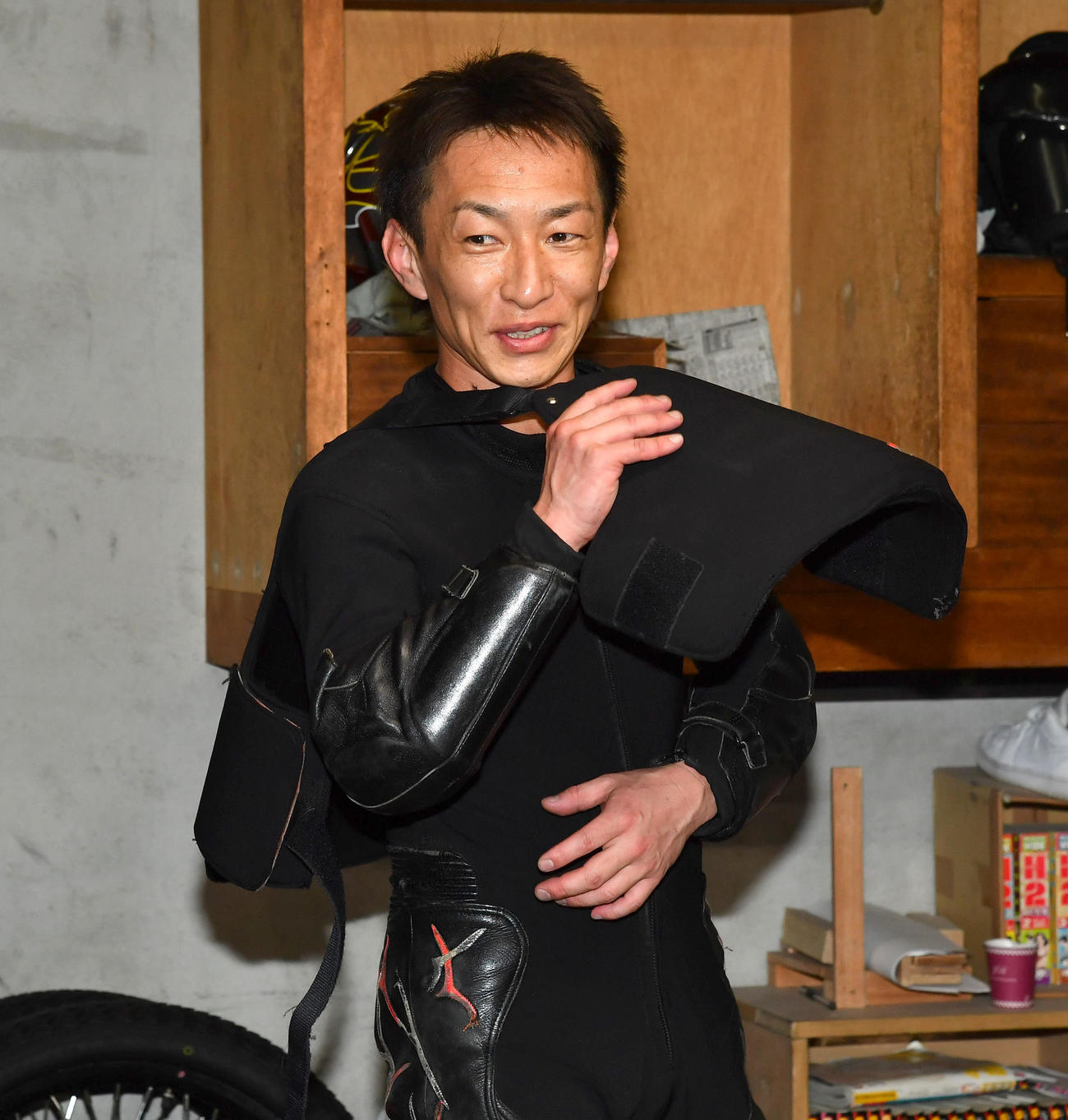 SGオールスター・オートレース1日目　1R、勝利し笑顔を見せる鈴木宏和（撮影・岩下翔太）