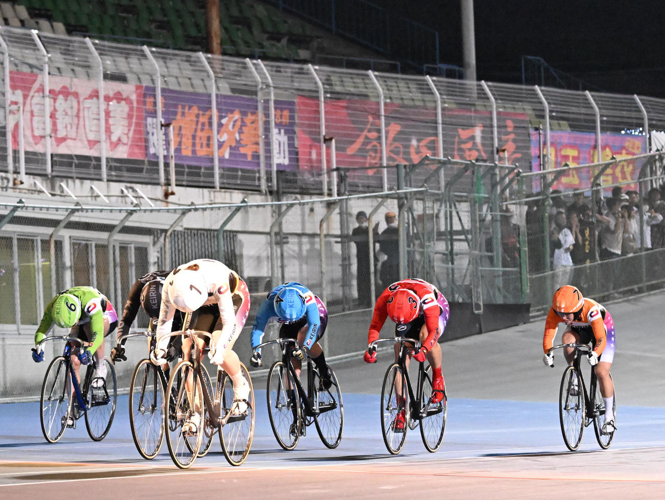 3日目12R決勝で1着となった1番車の児玉（撮影・林敢治）
