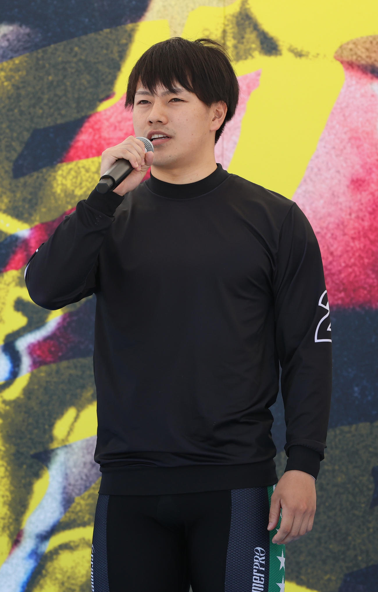 125期・126期の新人選手紹介（福島、宮城）であいさつする角田光（撮影・柴田隆二）