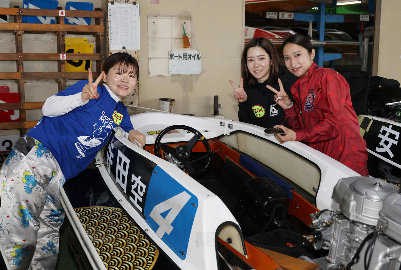 レディースオールスター前検　左から寺田空詩、宇恵有香、刑部亜里紗