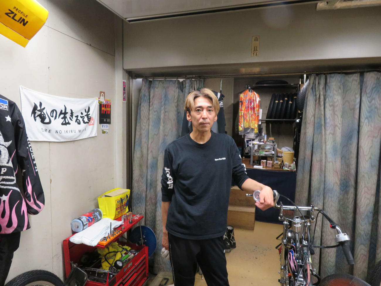 準決勝戦を見事に1着でクリアした人気レーサーの森且行（撮影・小川将司）