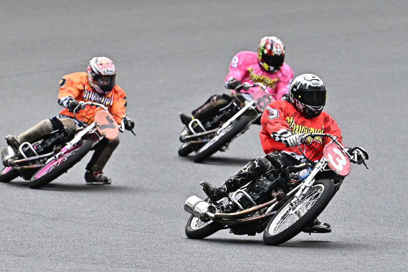 12R優勝戦で3着に終わった森（手前）（撮影・滝沢徹郎）