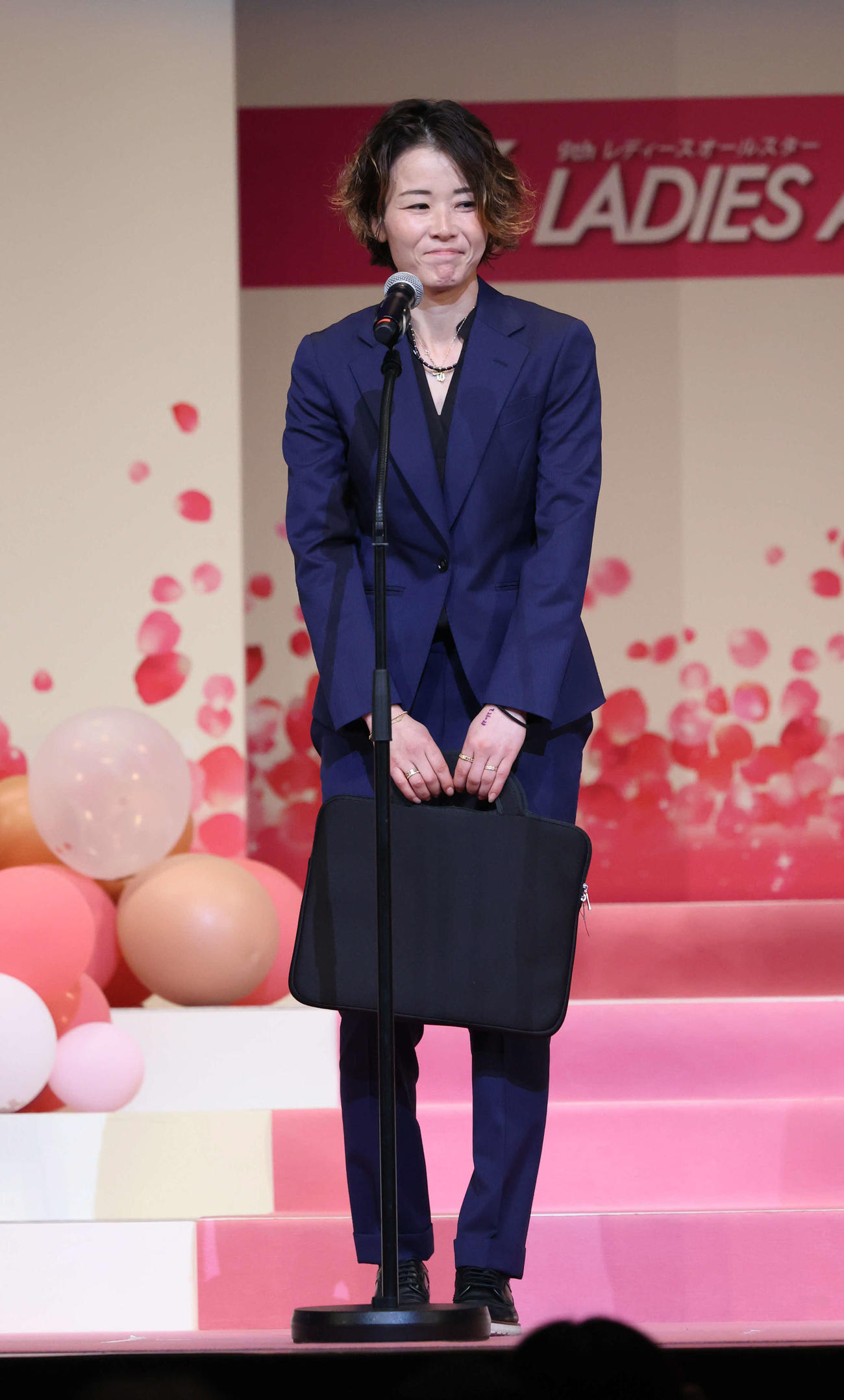 優出インタビューを受ける平高奈菜（撮影・加藤孝規）