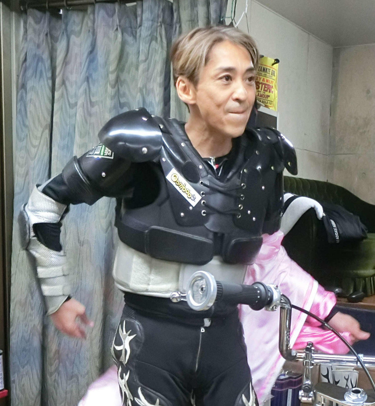 森且行はタイヤが滑りながらも鋭く追い込んだ（撮影・海老原実）