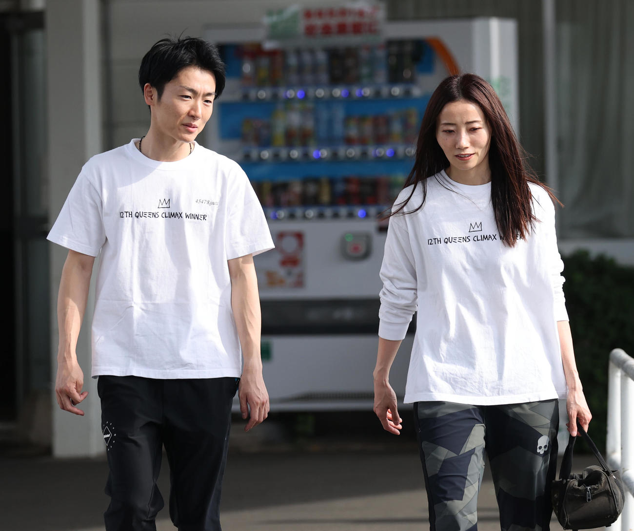 予選10Rで2着の浜田亜理沙と夫の中田竜太（撮影・柴田隆二）