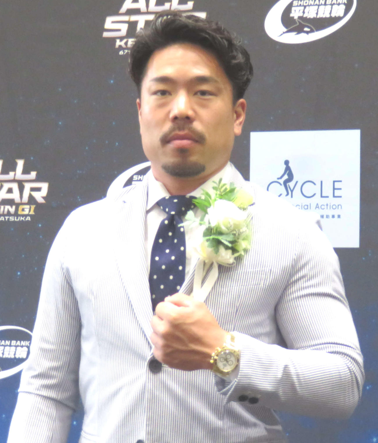 初のファン投票1位に輝いた古性優作