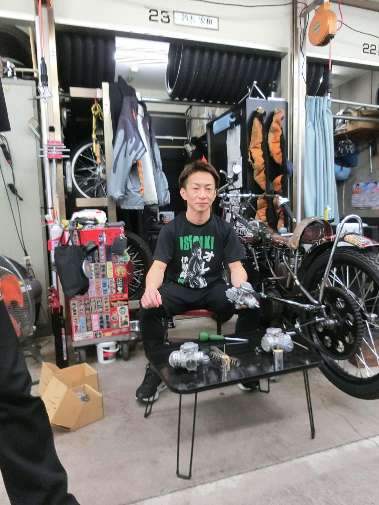 鈴木宏和はタイヤの跳ねに苦戦しながらも優出を決めた（撮影・海老原実）