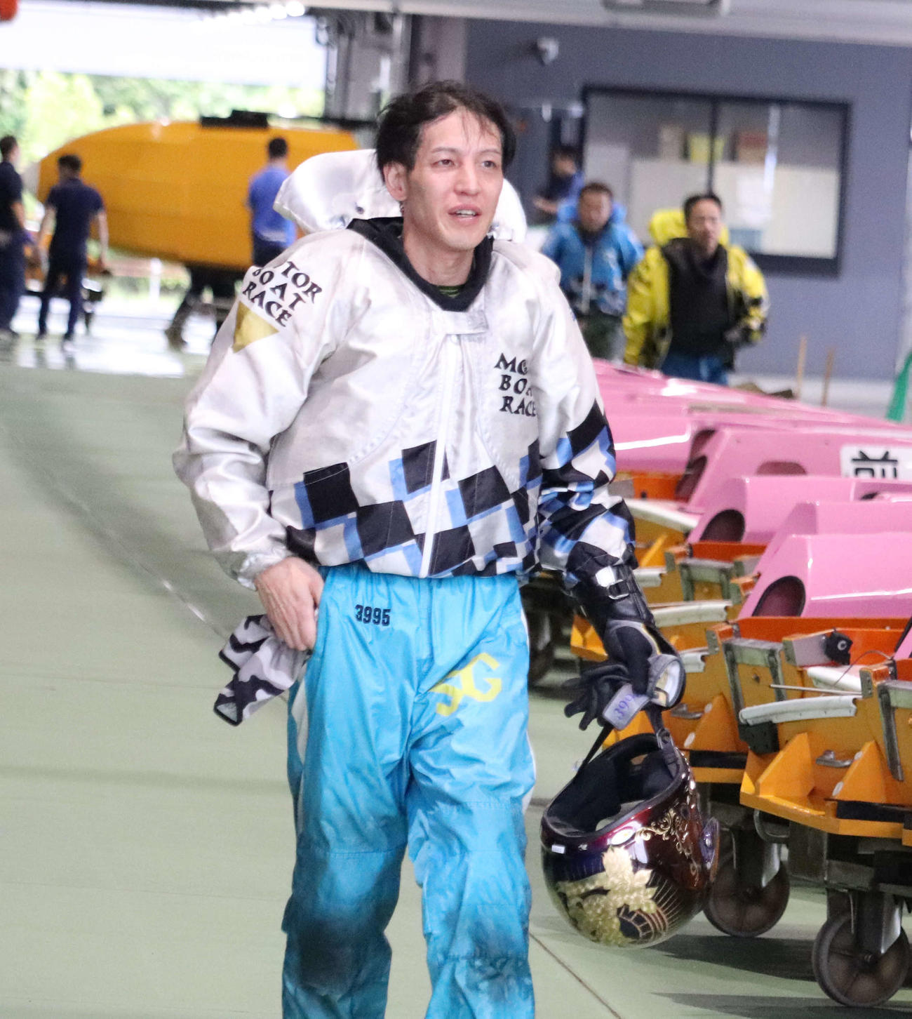 重野哲之がコーナー勝負に打って出る