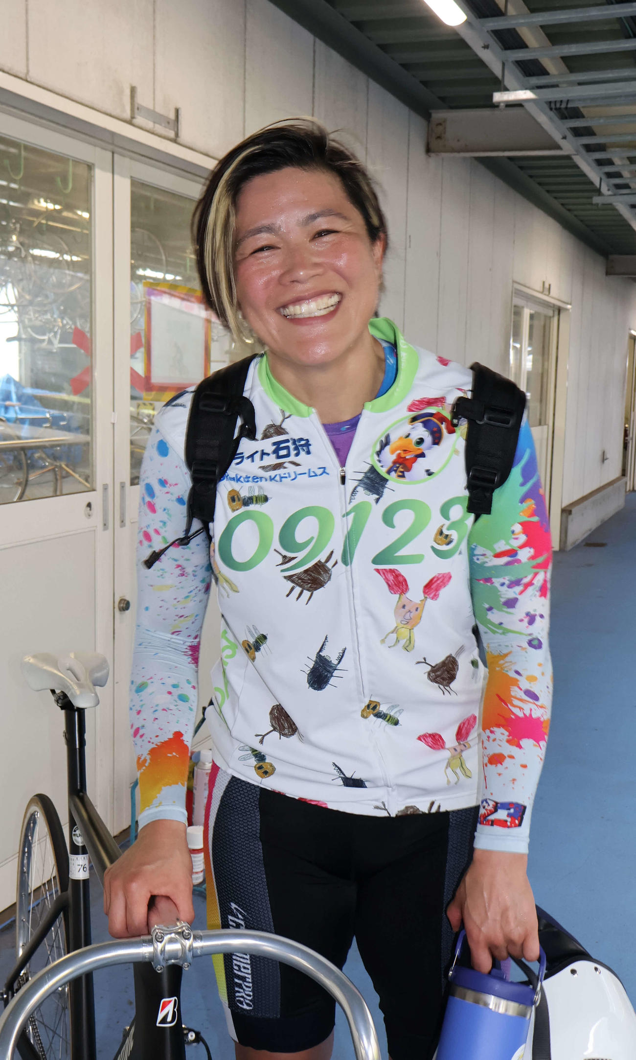 快適な宿舎ライフを喜ぶ奥井迪