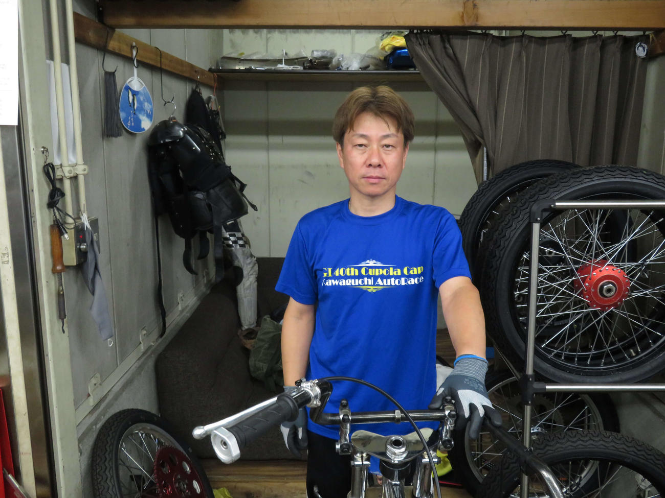 先月26日に約2年7カ月ぶりの優勝を飾った佐藤裕二（撮影・小川将司）