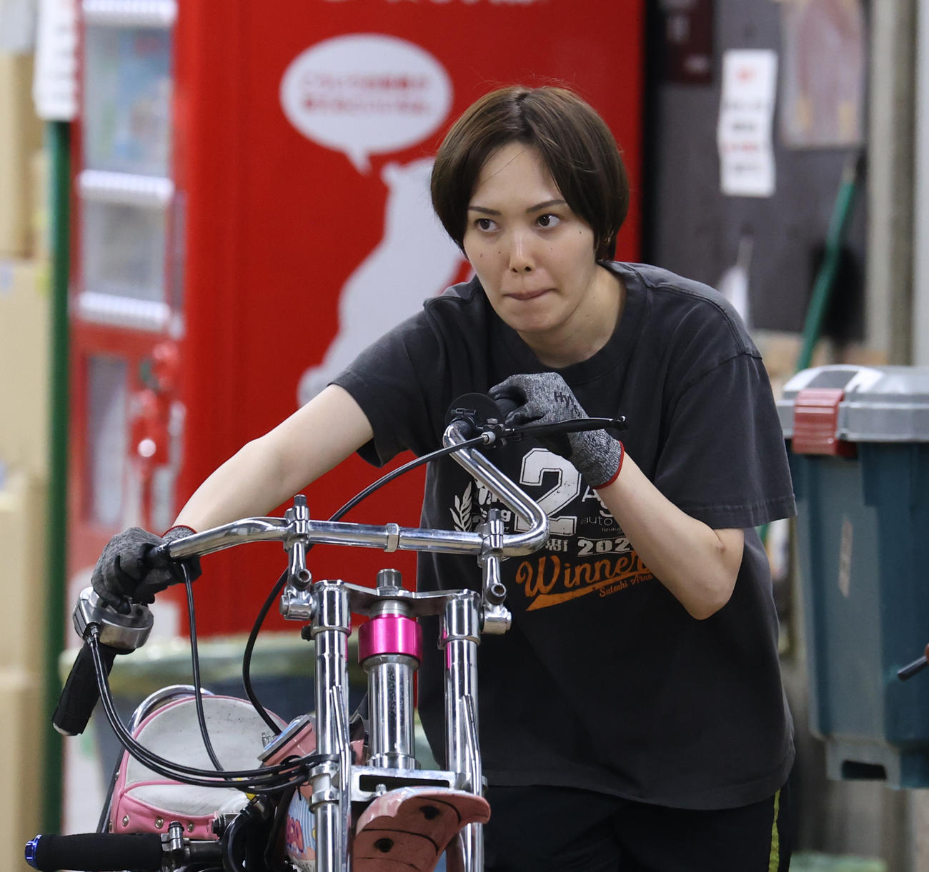 準決勝戦9Rに臨む佐藤摩弥（撮影・柴田隆二）
