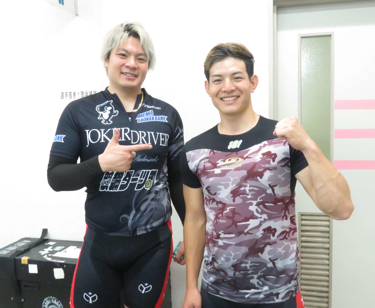 S級デビュー戦の斎藤雄行（右）と初日に連係する同県の佐藤龍二