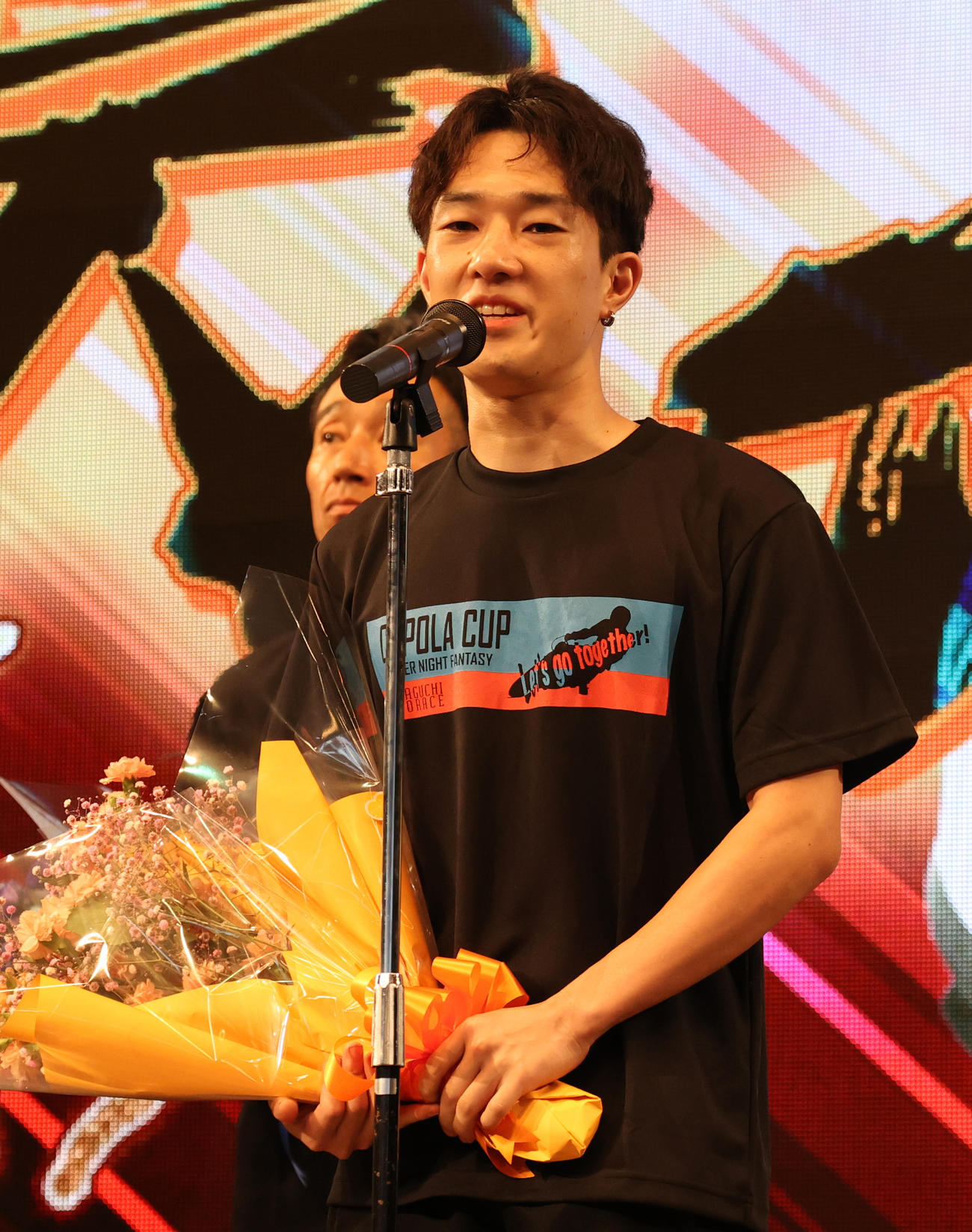 優勝戦出場選手紹介であいさつする黒川京介（撮影・柴田隆二）