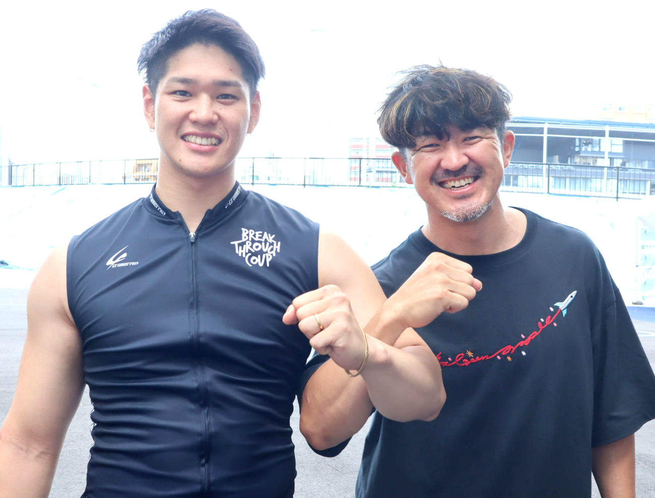 熊本競輪再開！初日特選を盛り上げる地元の嘉永泰斗（左）と中川誠一郎