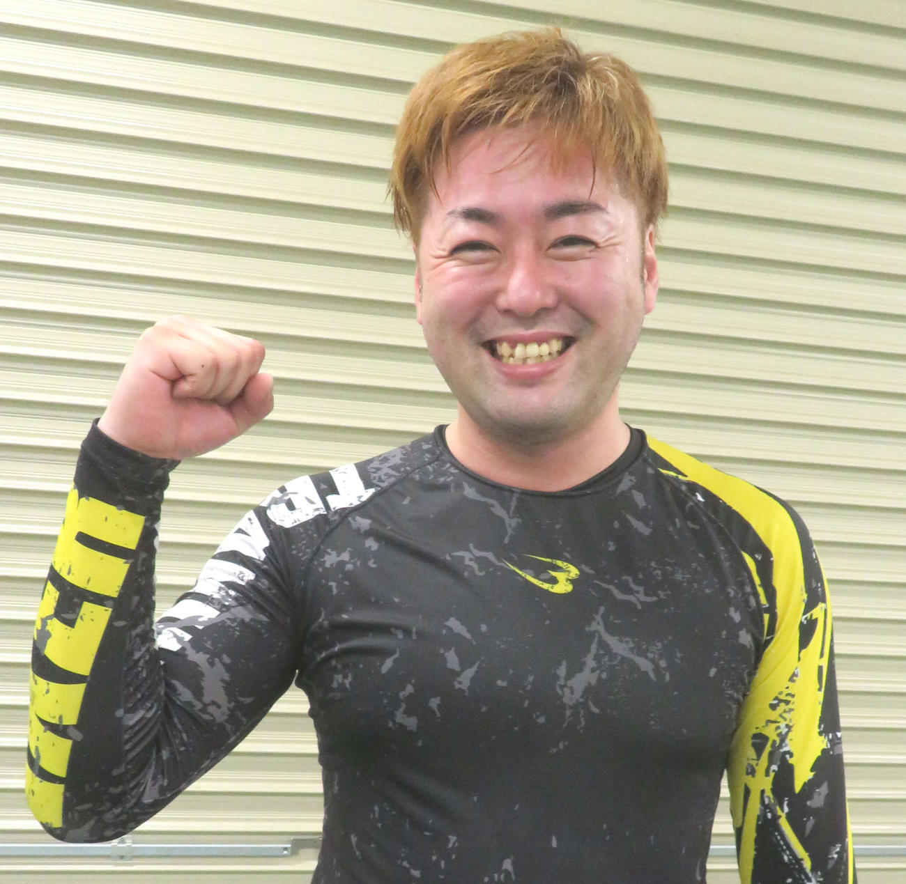「東軍」が1～3着を独占！笑顔でガッツポーズの大崎和也