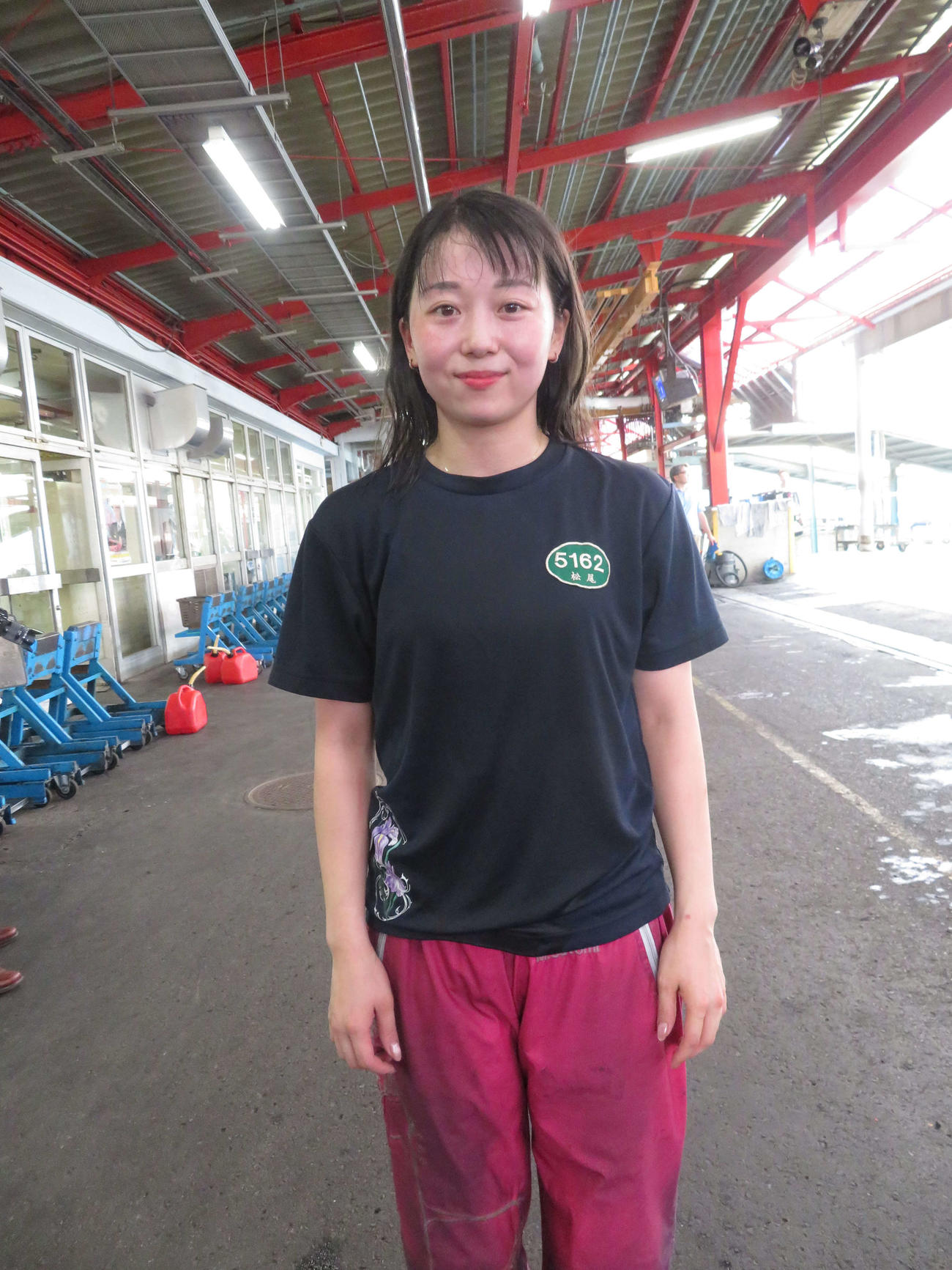 激しい道中競り合いをしのいで2着に入った松尾怜実