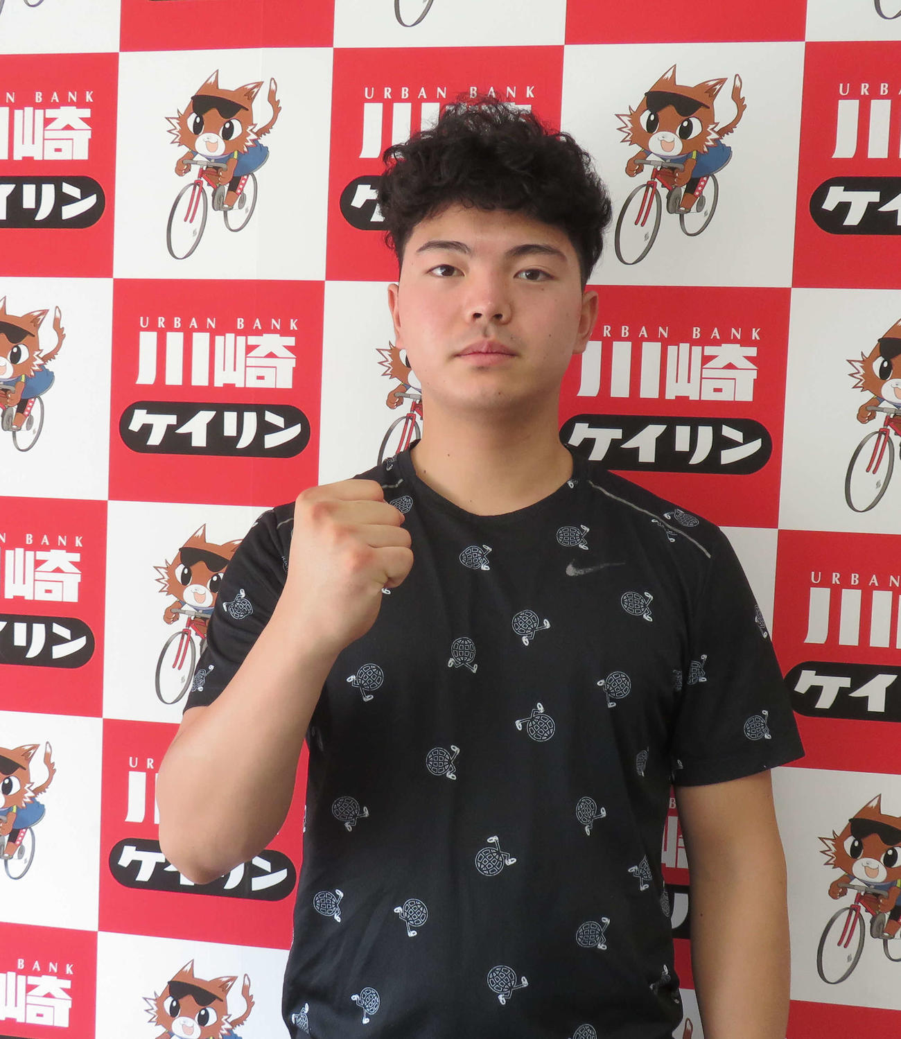 連勝を狙う新人岩元叶馬（撮影・栗田文人）