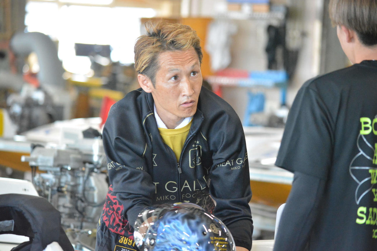 地元エースの白井英治が貫禄の走りを見せる