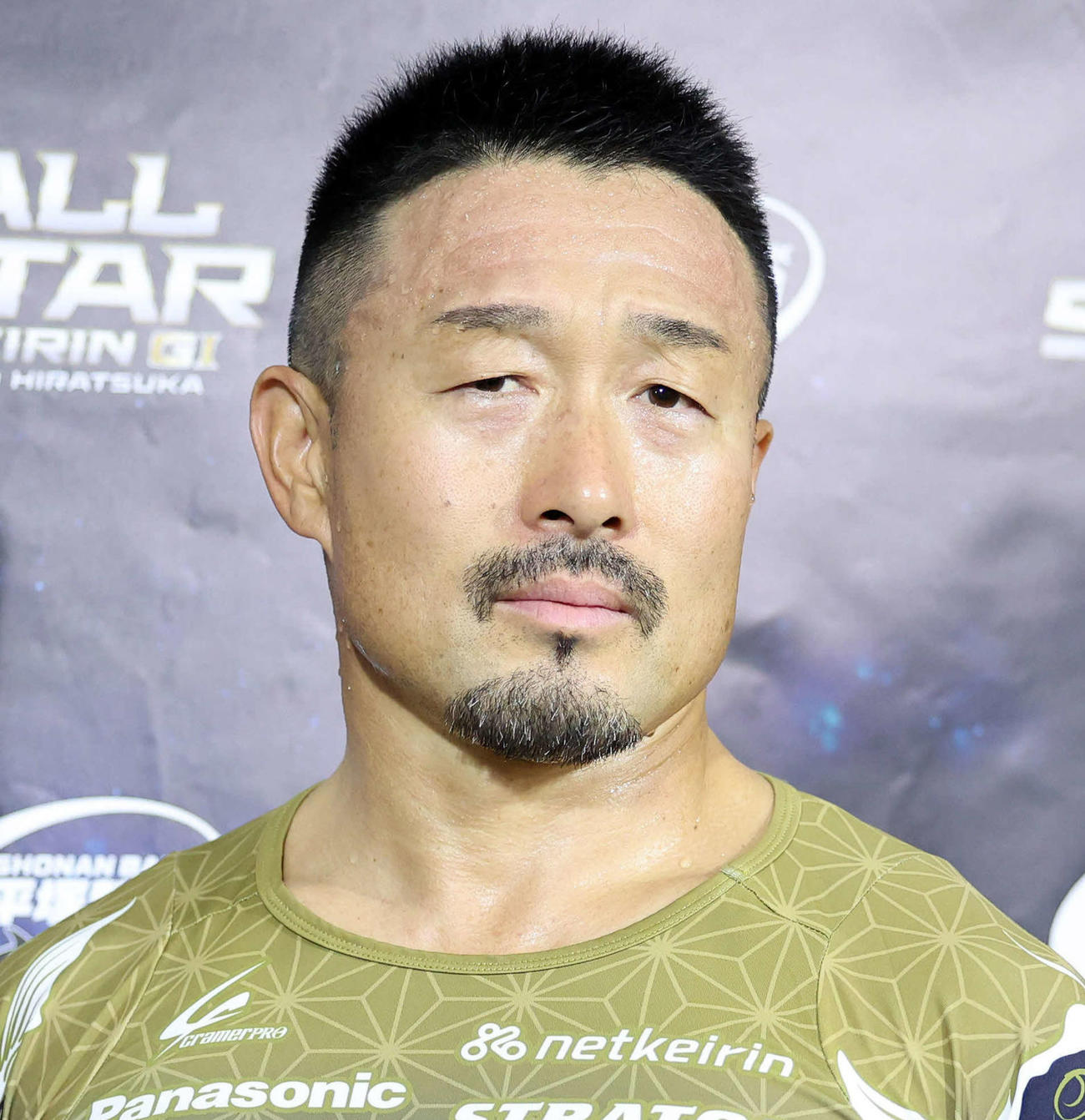 鮮やかな中割り強襲で準決へ進んだ佐藤慎太郎（撮影・鈴木正人）