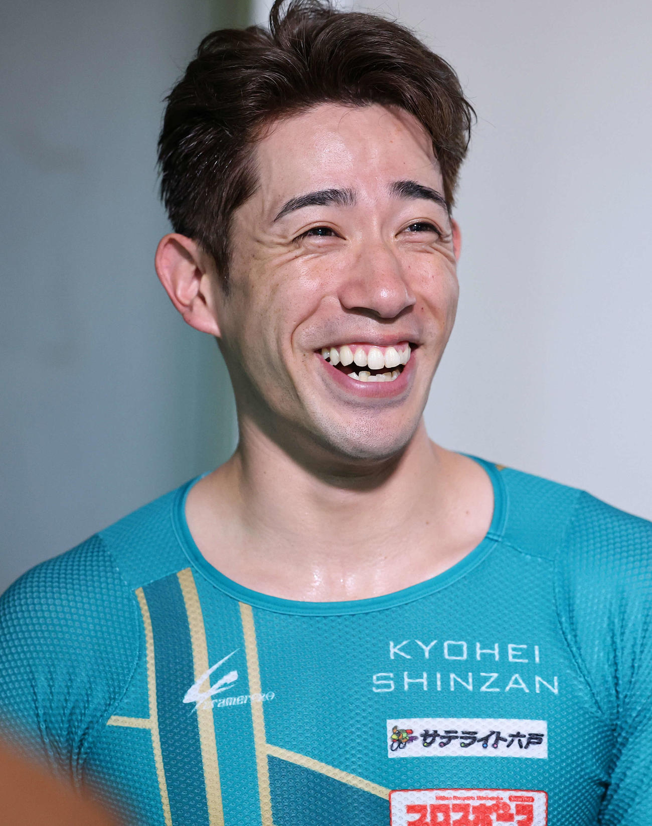 会心の逃げ切りで決勝進出を果たした新山響平（撮影・鈴木正人）